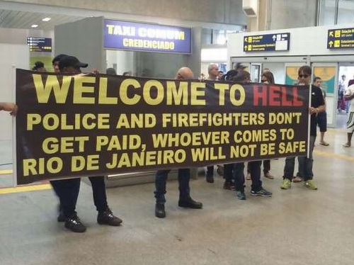 ブラジル警察が『地獄へようこそ』と掲示