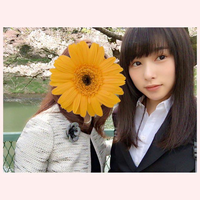 桜井日奈子さんと母との2ショット写真