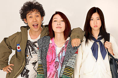 三吉彩花さんは2012年12月、映画『グッモーエビアン!』に出演