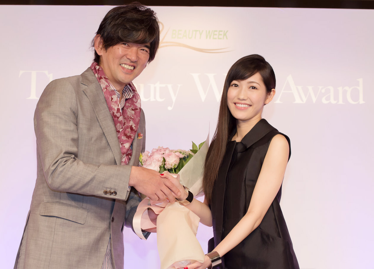 2014年9月、『The Beauty Week Award 2014 ザ ベスト オブ ビューティー』ロングヘアスタイル部門を受賞
