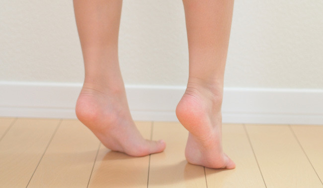 足のむくみの4つの原因と美脚になるむくみの改善方法 Pixls [ピクルス]