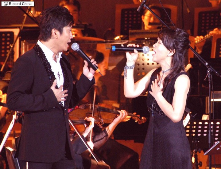 2007年11月14日、「日中国交35周年記念コンサート」に出演。