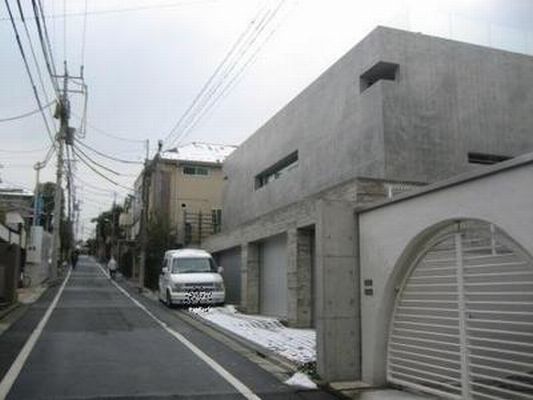 木村さん夫妻の自宅といわれている豪邸