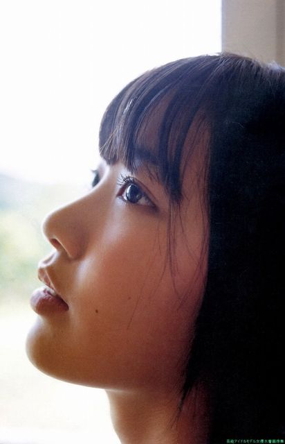麗しくもあり切なげでもある宮脇咲良さんの横顔