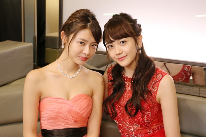 古畑星夏さん（左）と松井愛莉さん（右）